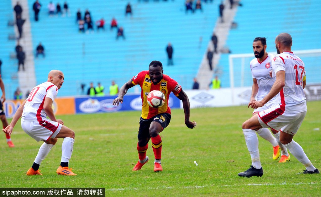  都灵德比战平局收场双方球迷爆发冲突  